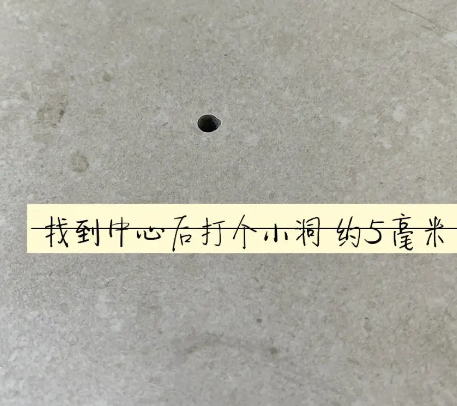 定安瓷砖空鼓维修公司专业解答在瓷砖铺贴过程中，如果砂料搅拌不均匀，将会带来以下问题